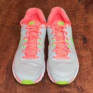NIKE ZOOM Windflow 9.5 Neon